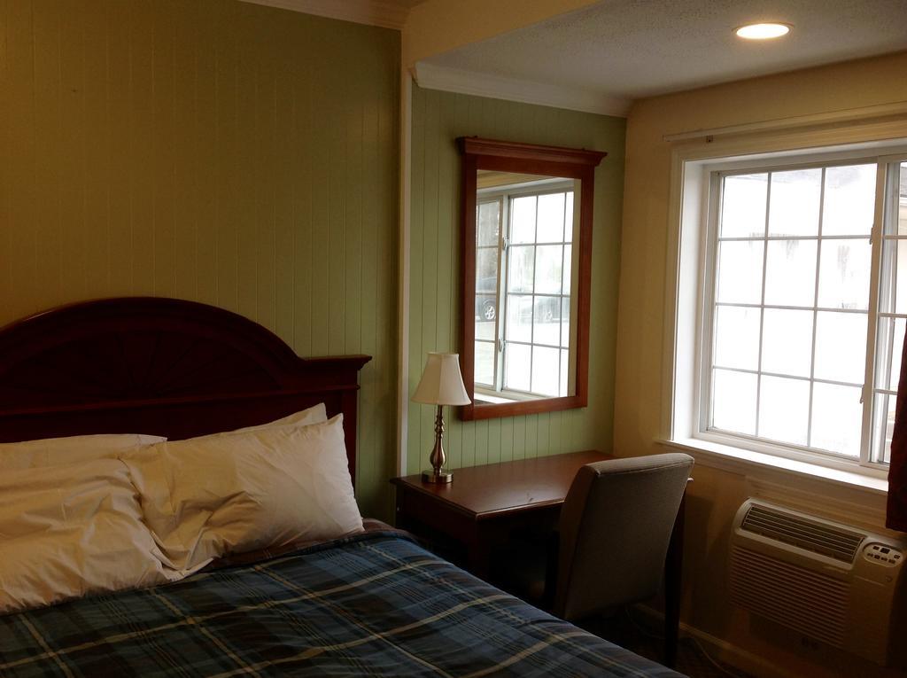 Relax Inn Webster Bagian luar foto