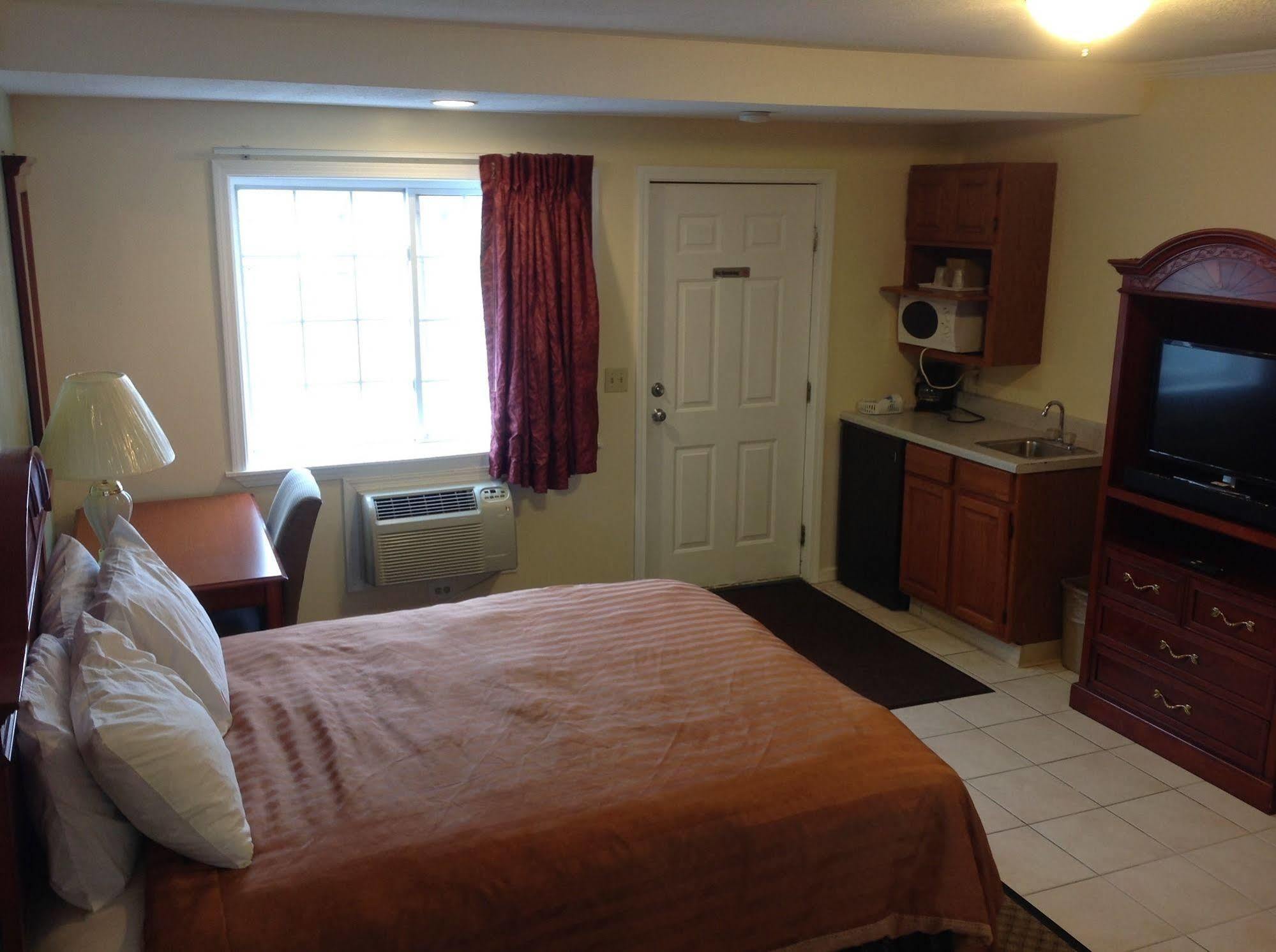 Relax Inn Webster Bagian luar foto